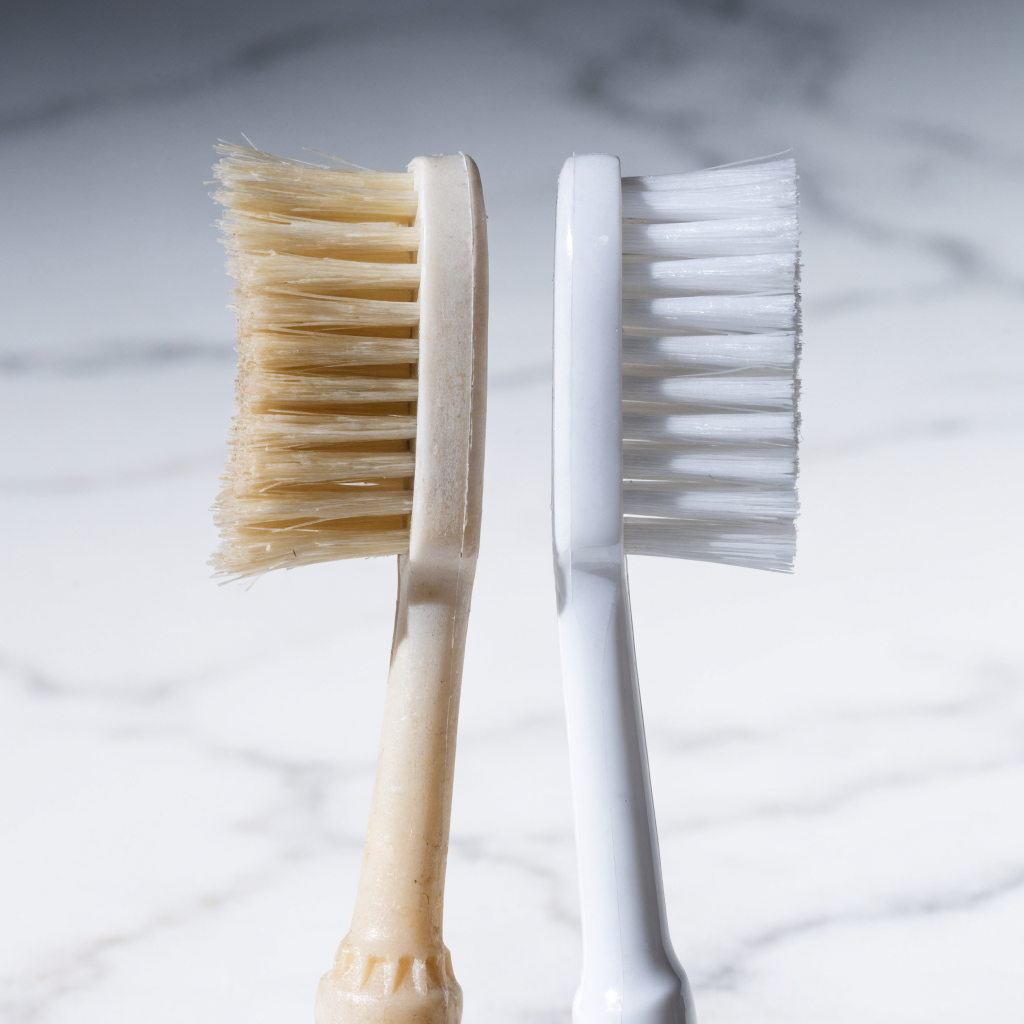 ¿Cada cuándo debes cambiar tu cepillo dental? (La respuesta te sorprenderá)